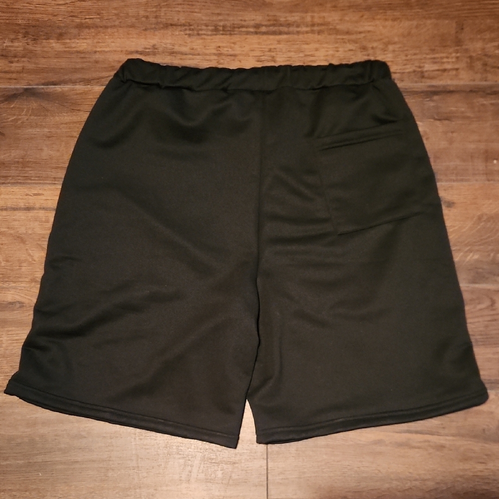 Men Looney Tunes Black Shorts with Bugs Bunny - Picture 3 of 3